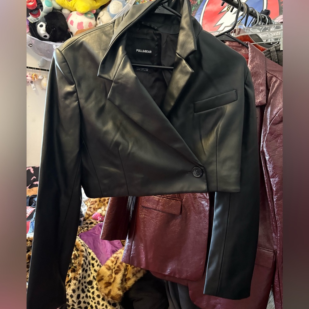 PULL&BEAR Women's Black Faux Leather cropped button Jacket